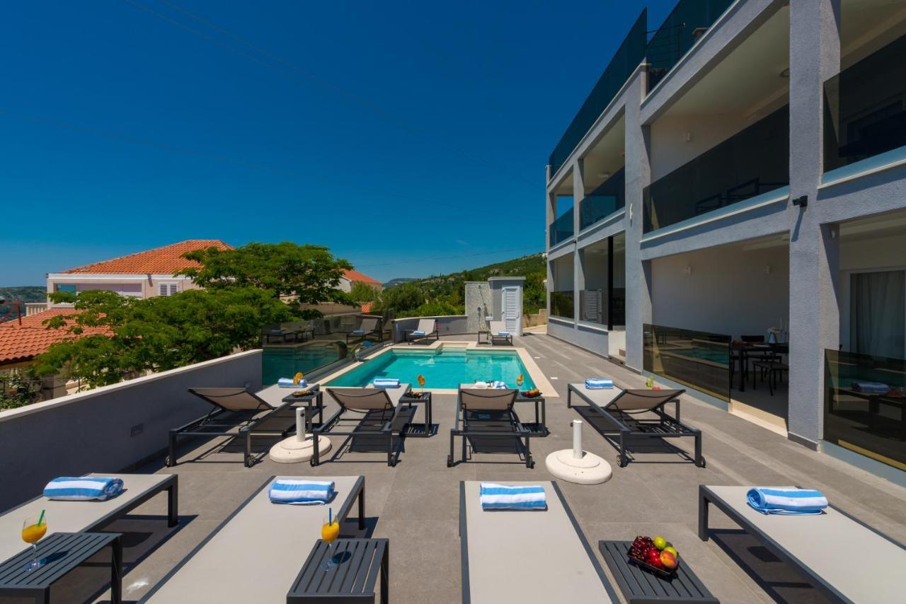 Apartments Villa Poco Loco Mlini Bagian luar foto